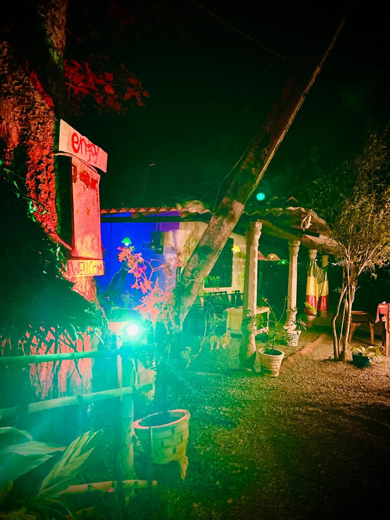 Reggae Paradise Hostel 锡吉里亚 外观 照片